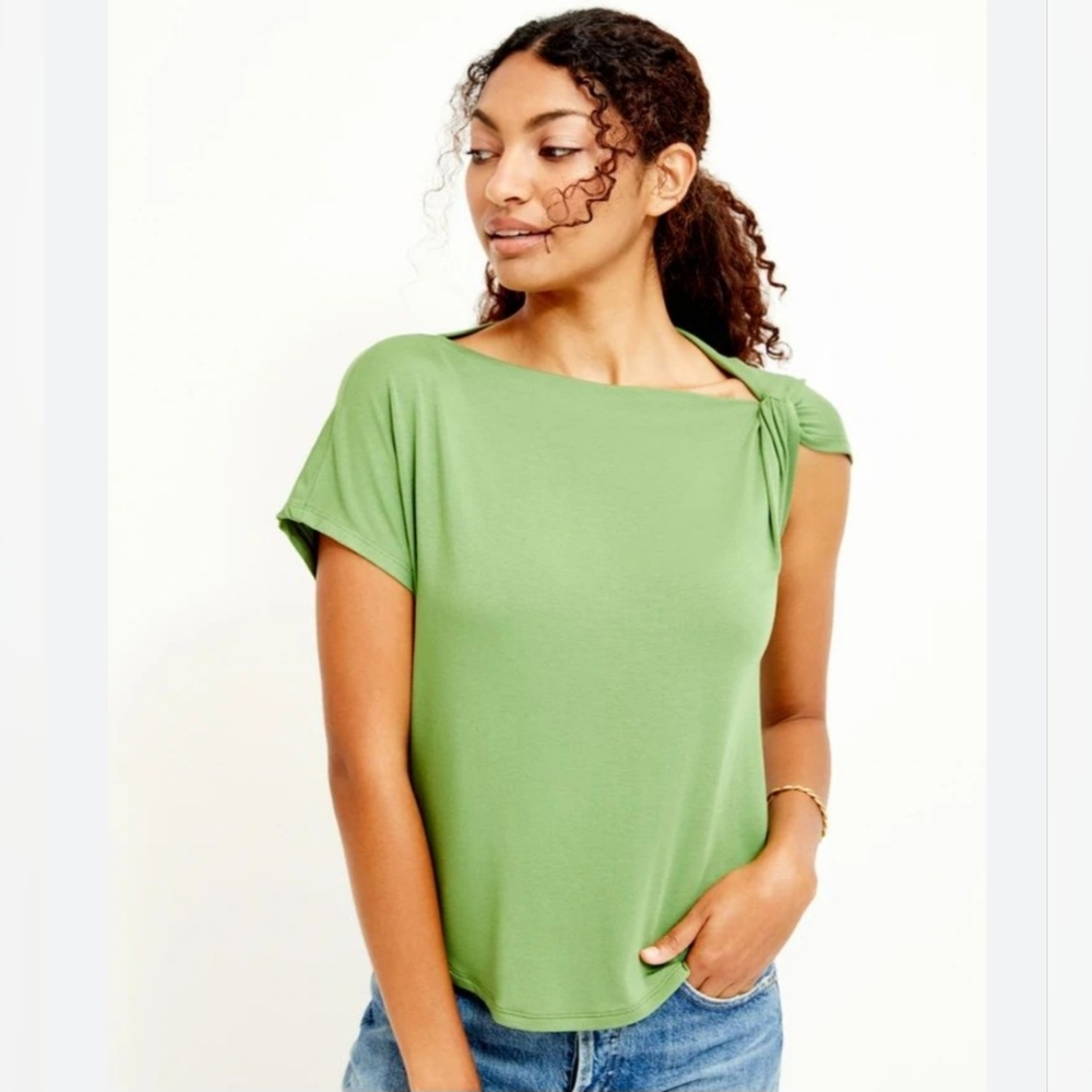 Amour Vert Women's Modal  Zadie Dream Knit Top Green  Size S